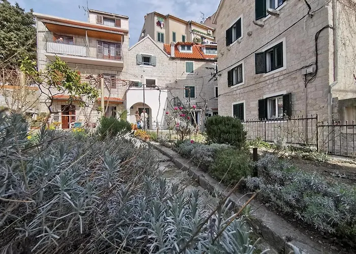 Fjaka Boutique Apartments